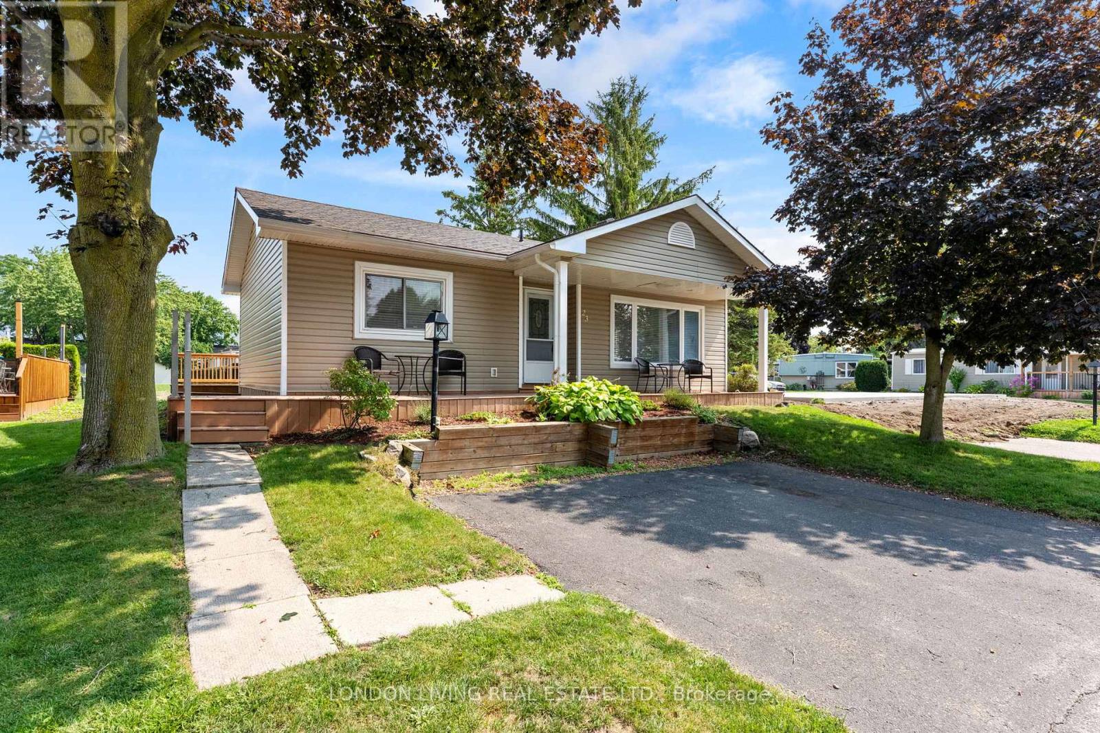 23 PEBBLE BEACH PARKWAY, South Huron, Ontario