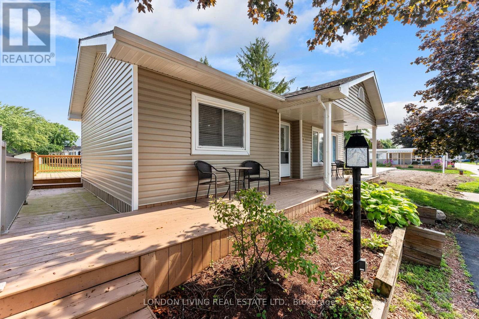23 Pebble Beach Parkway, South Huron, Ontario N0M 1T0 - Photo 2 - X13677022