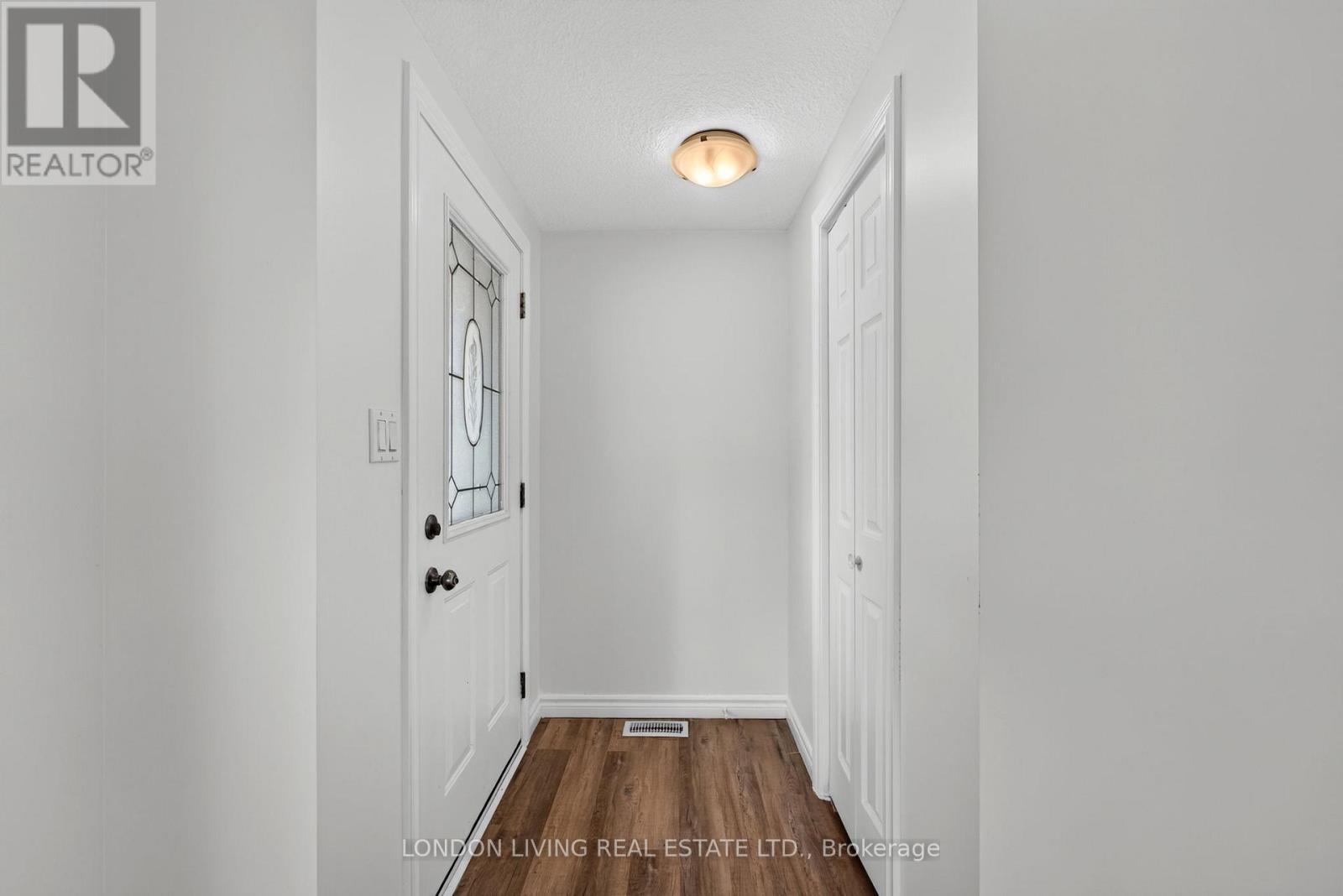 23 Pebble Beach Parkway, South Huron, Ontario N0M 1T0 - Photo 4 - X13677022