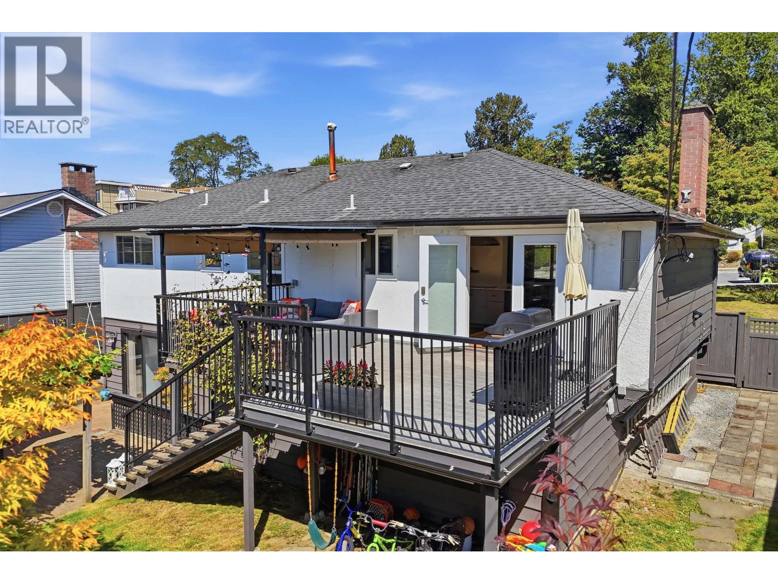6876 Hycrest Drive, Burnaby, British Columbia V5B 2X2 - Photo 31 - R3155845