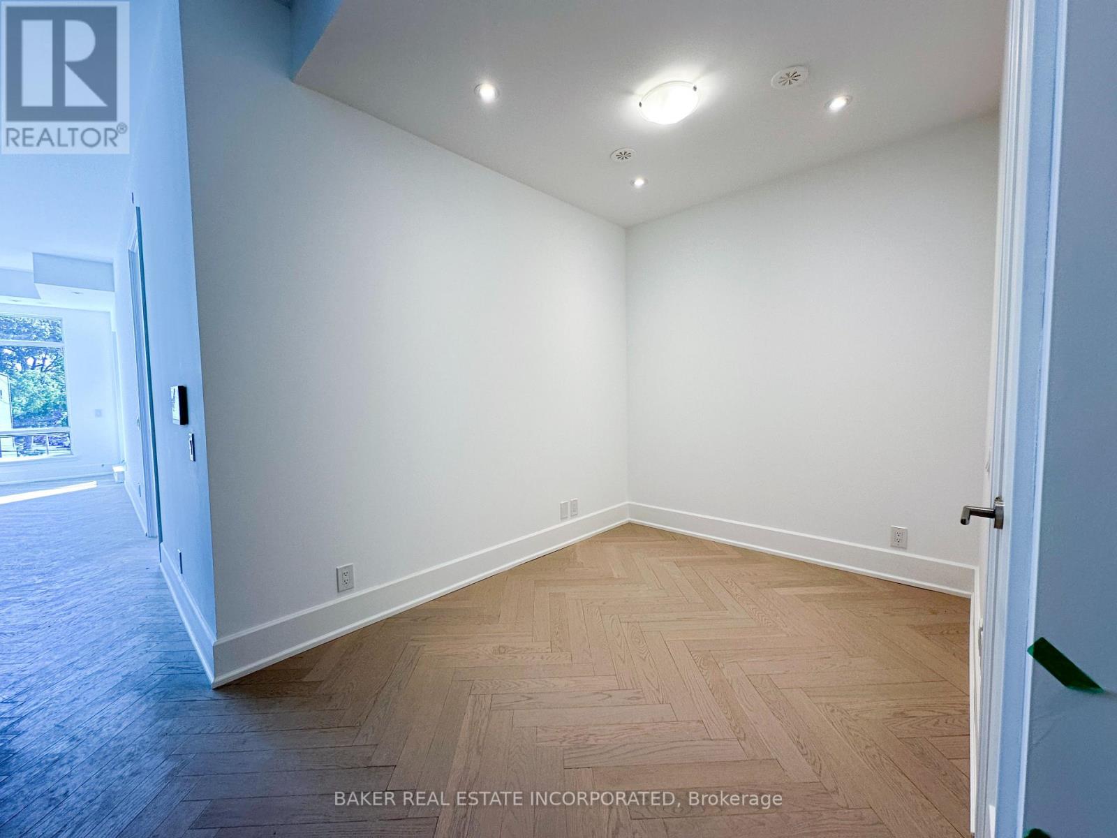 303 - 800 Broadview Avenue, Toronto, Ontario  M4K 2P7 - Photo 11 - E13677042
