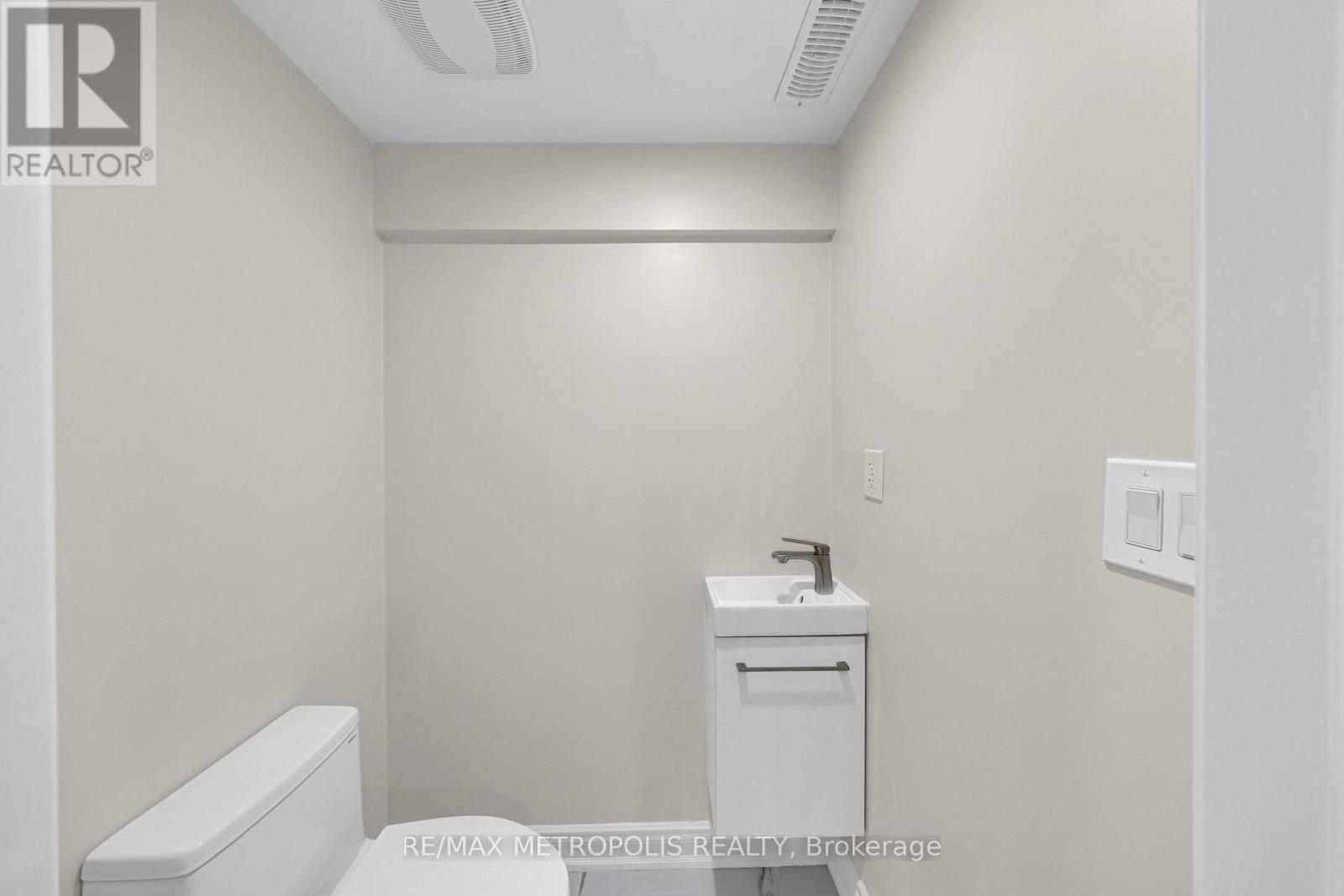 296 Thornton Road N, Oshawa, Ontario  L1J 6T7 - Photo 41 - E13677078