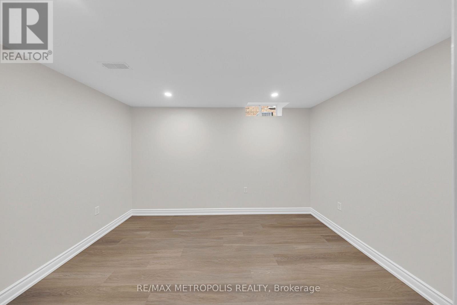 296 Thornton Road N, Oshawa, Ontario  L1J 6T7 - Photo 43 - E13677078