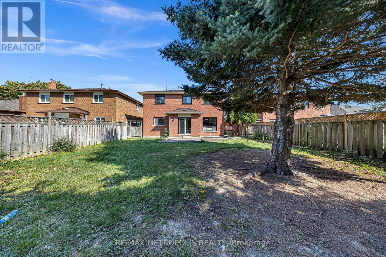 296 Thornton Road N, Oshawa, Ontario  L1J 6T7 - Photo 5 - E13677078