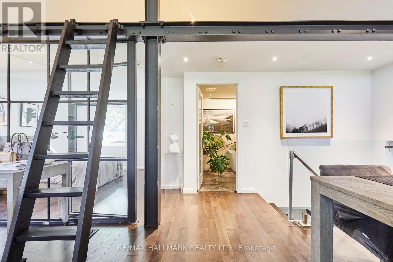 72 Sunnypoint Crescent, Toronto, Ontario  M1M 1B9 - Photo 8 - E13677144