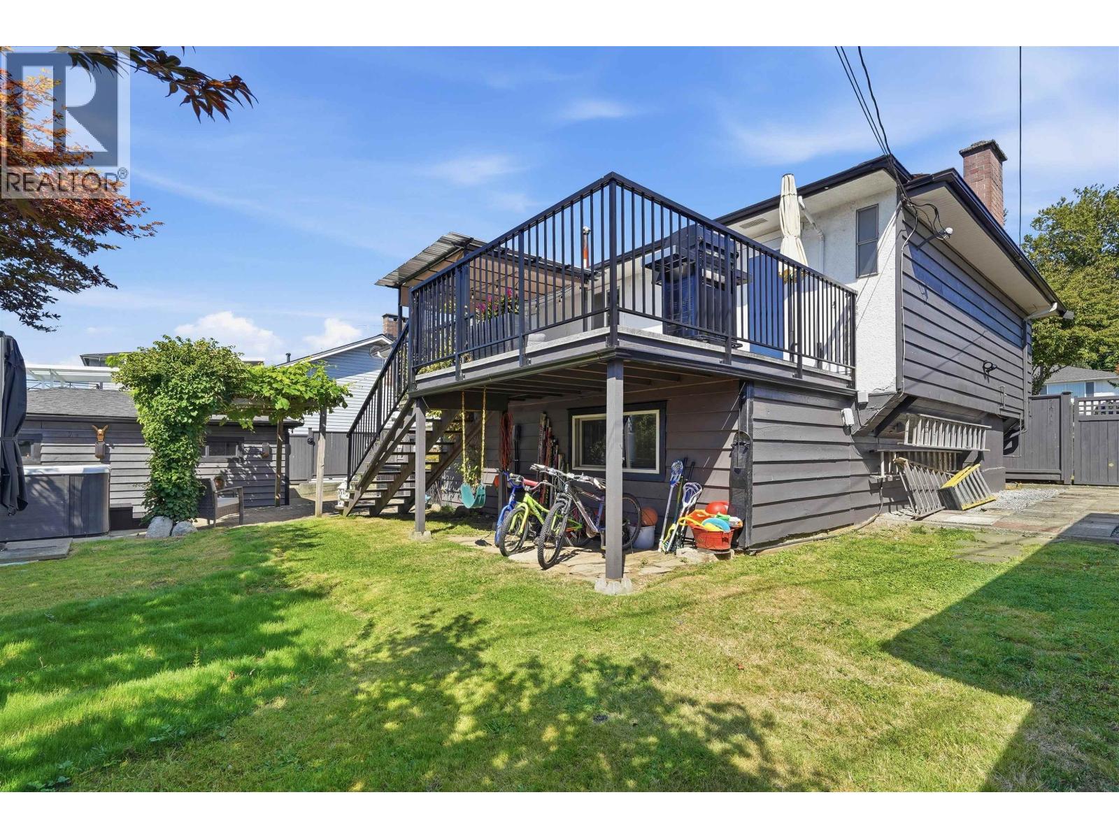 6876 Hycrest Drive, Burnaby, British Columbia V5B 2X2 - Photo 19 - R3155845