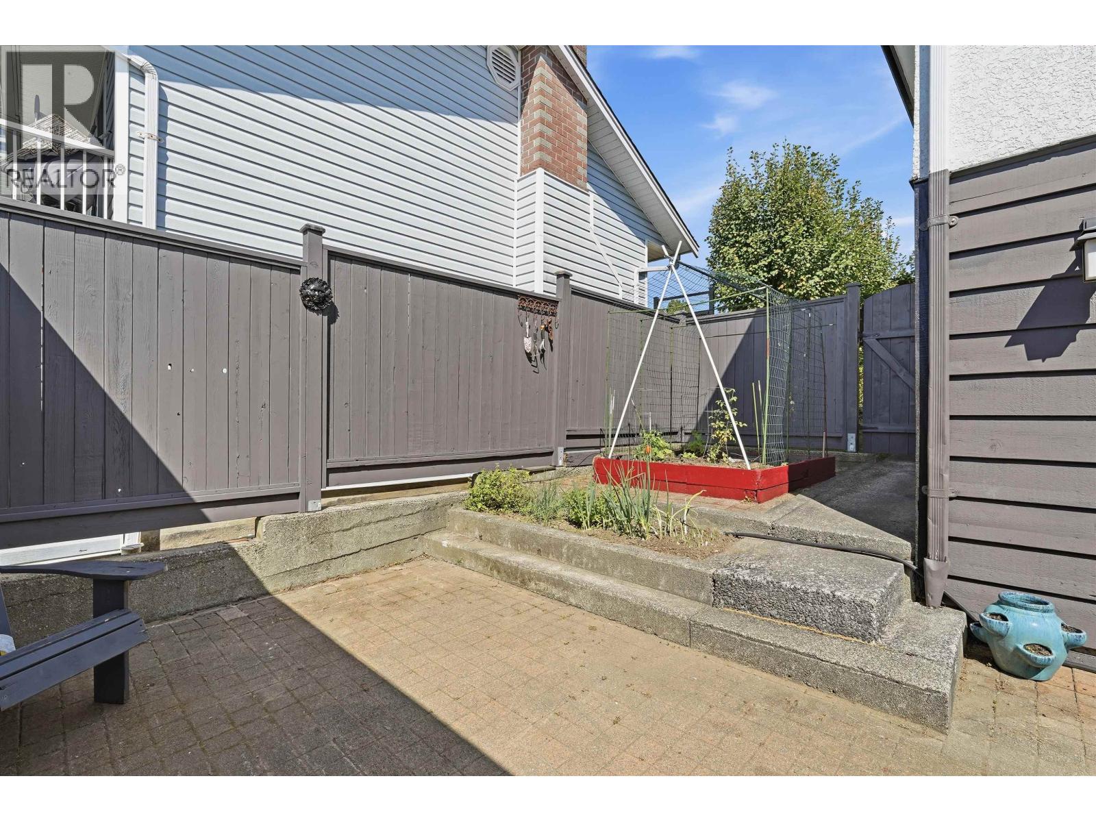 6876 Hycrest Drive, Burnaby, British Columbia V5B 2X2 - Photo 22 - R3155845