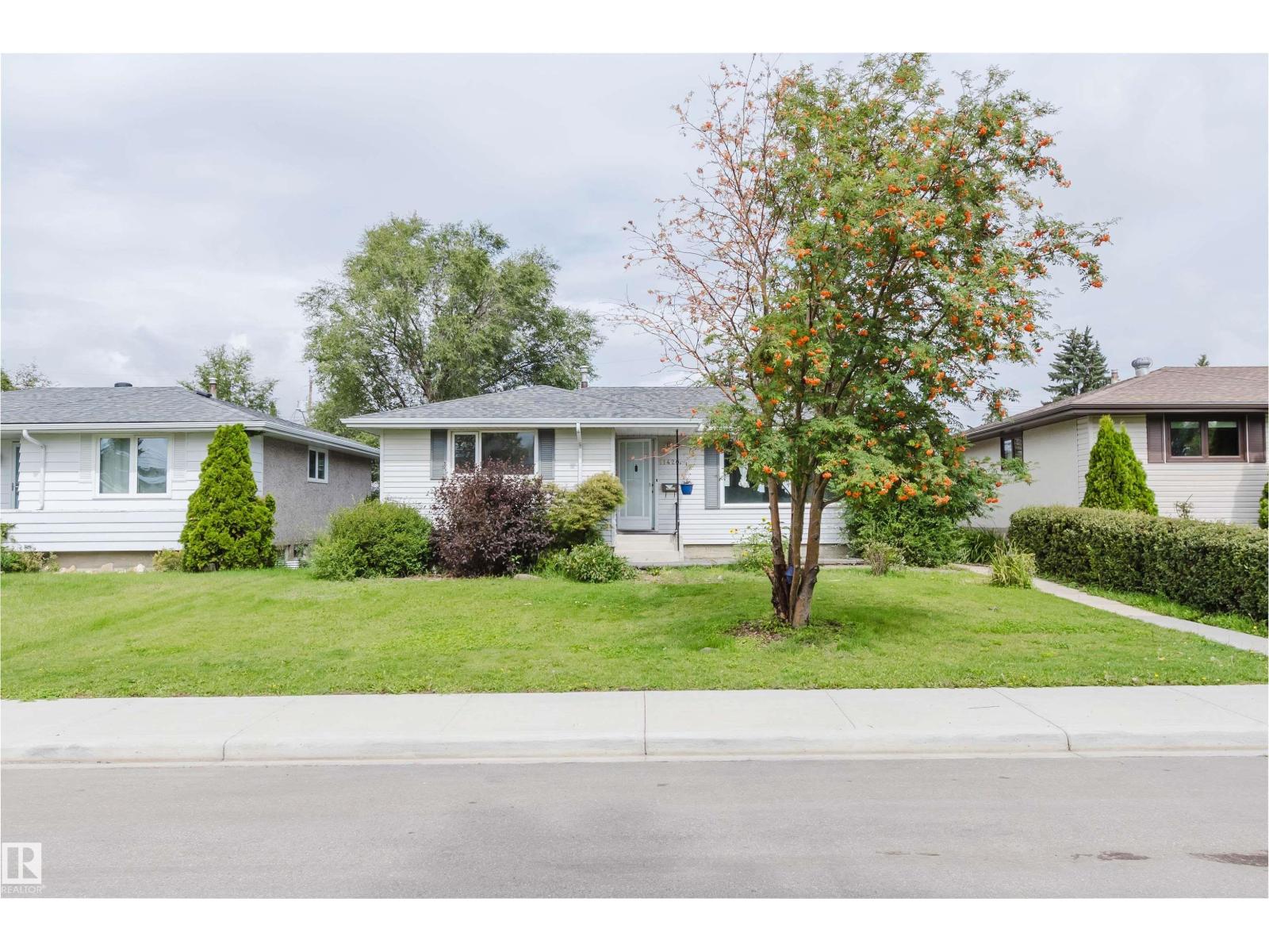 11420 46 Av Nw, Edmonton, Alberta  T6H 0A5 - Photo 1 - E4503807