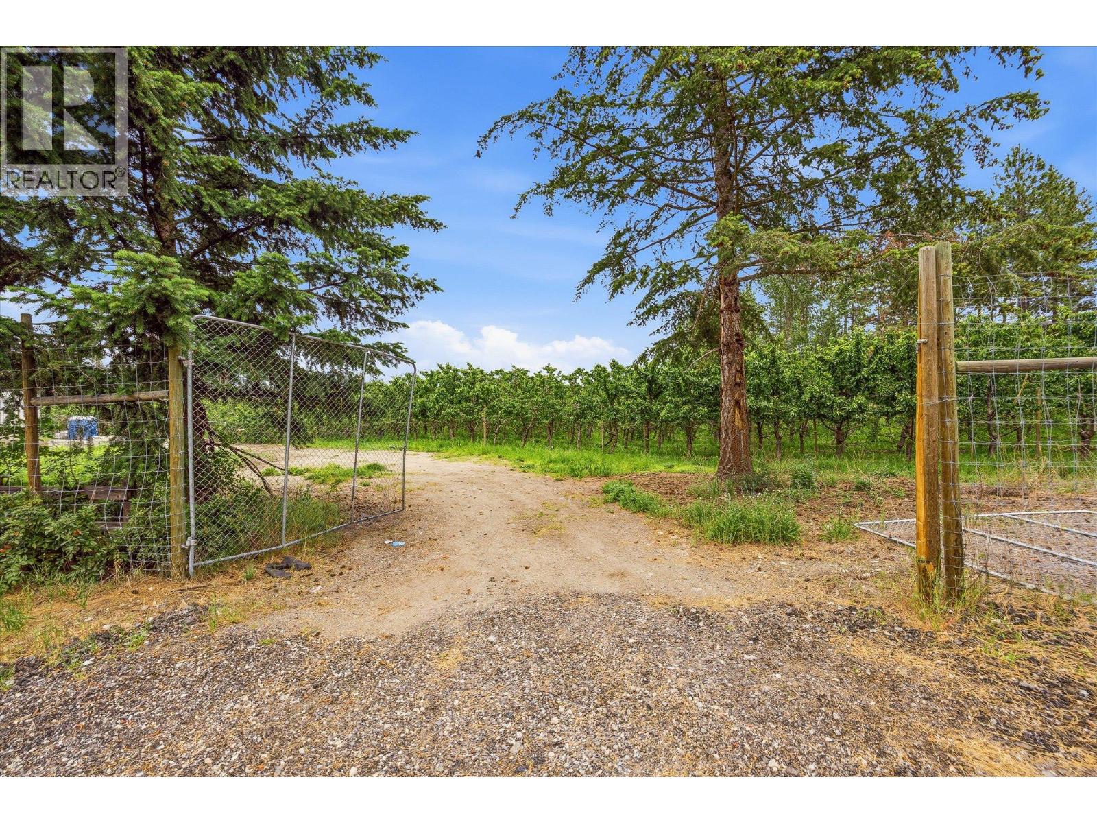 4235 Todd Road, Kelowna, British Columbia  V1W 4B8 - Photo 34 - 10389150