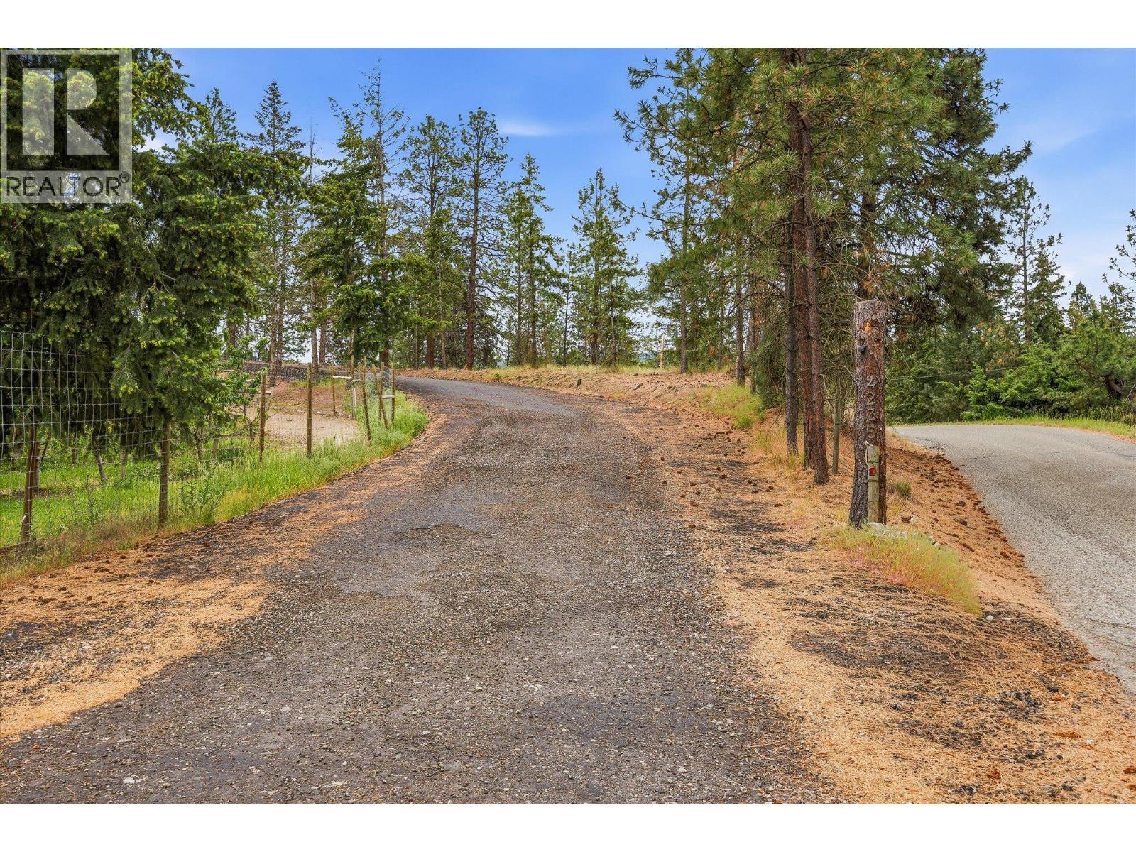 4235 Todd Road, Kelowna, British Columbia  V1W 4B8 - Photo 33 - 10389150