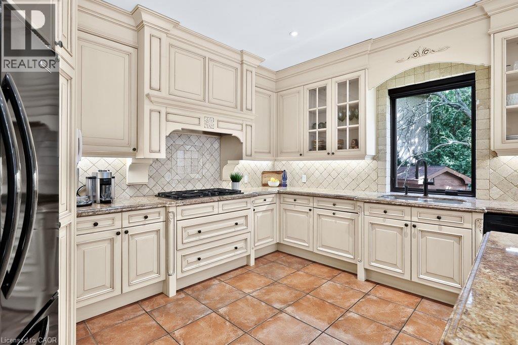 324 Oakridge Court, Oakville, Ontario  L6H 5T9 - Photo 12 - 40855885
