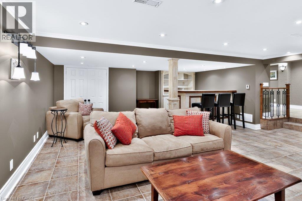 324 Oakridge Court, Oakville, Ontario  L6H 5T9 - Photo 35 - 40855885