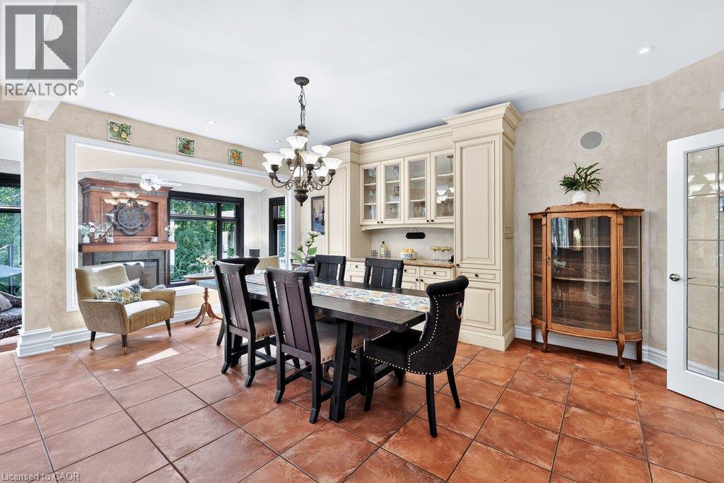 324 Oakridge Court, Oakville, Ontario  L6H 5T9 - Photo 8 - 40855885