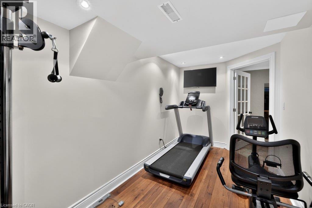 324 Oakridge Court, Oakville, Ontario  L6H 5T9 - Photo 40 - 40855885