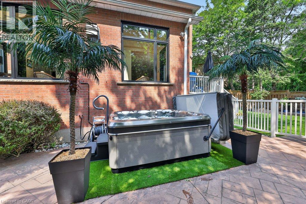 324 Oakridge Court, Oakville, Ontario  L6H 5T9 - Photo 44 - 40855885