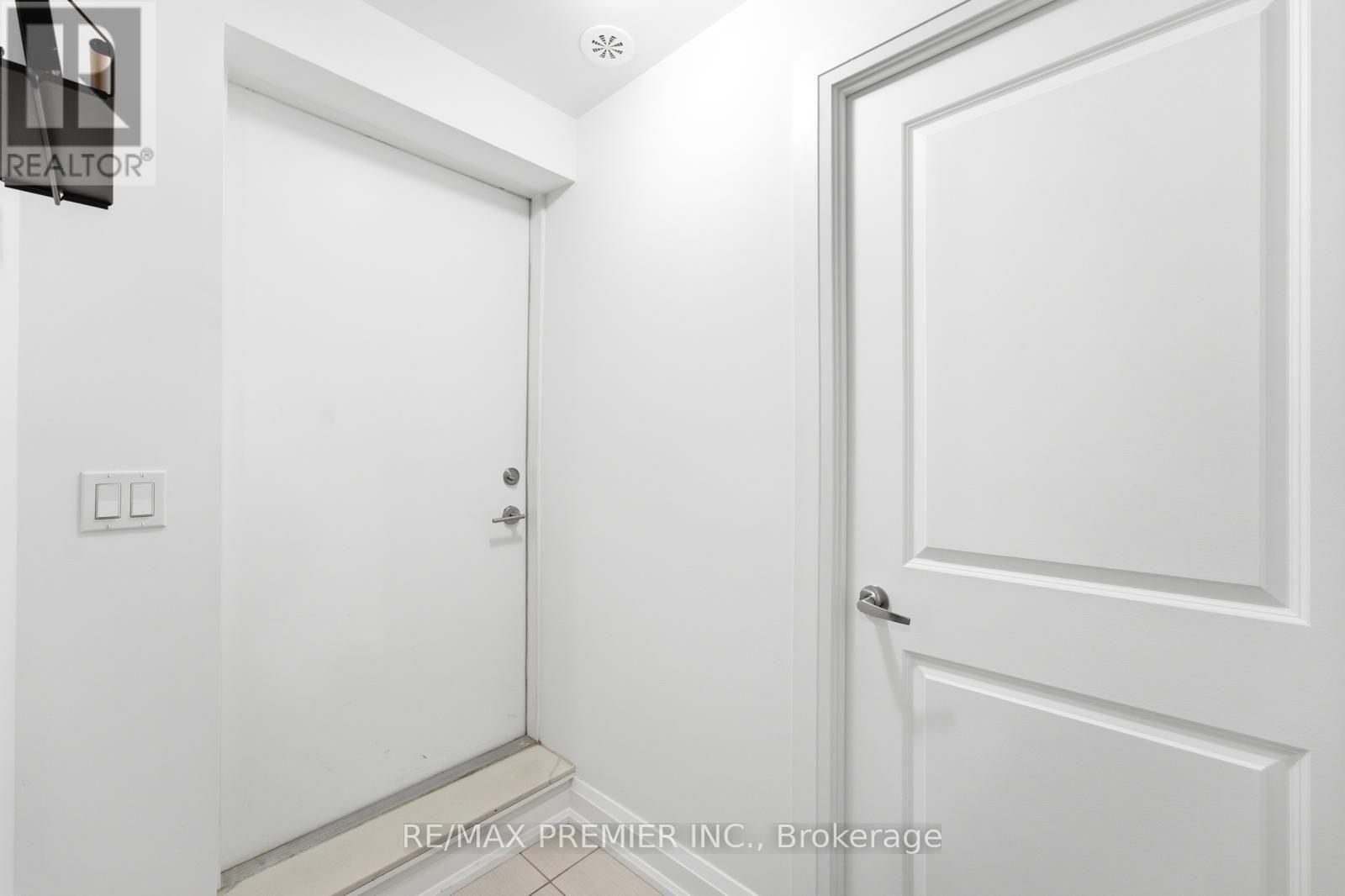 B1401 - 5279 Highway 7 Road, Vaughan, Ontario  L4L 0J1 - Photo 8 - N13676978
