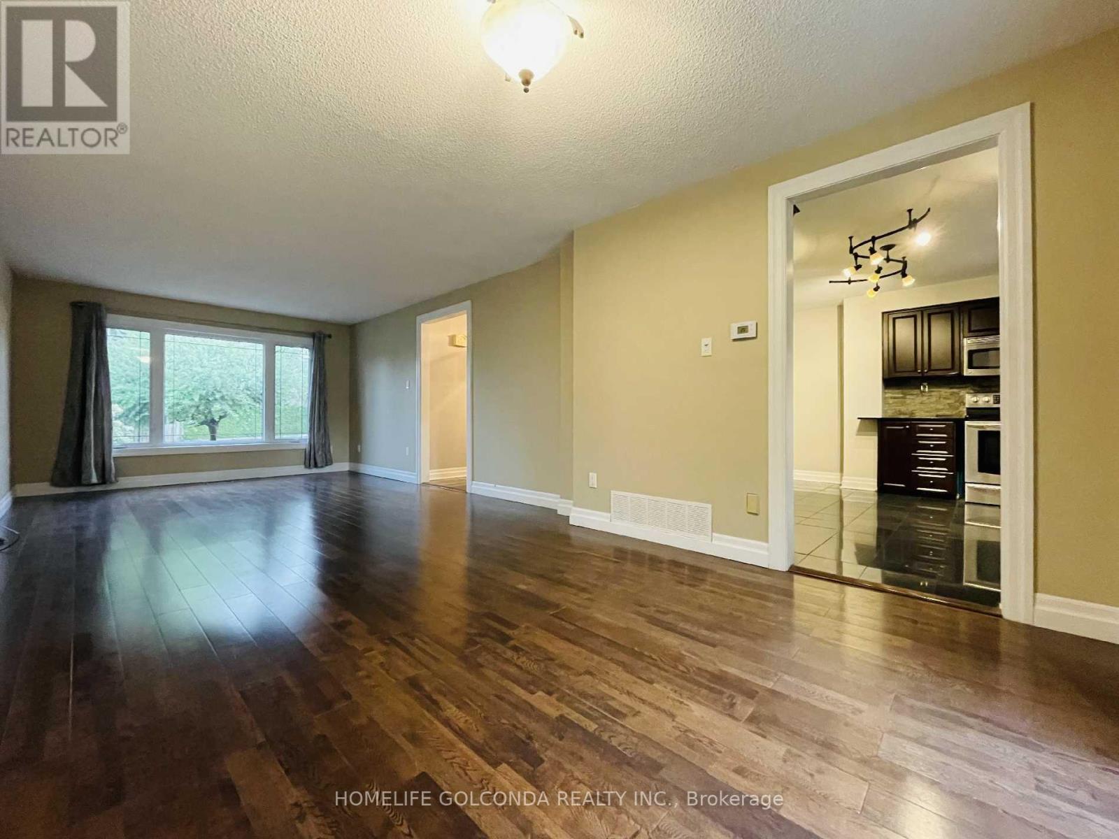 Upper Level - 909 Ferndale Crescent, Newmarket, Ontario  L3Y 6B6 - Photo 3 - N13677036