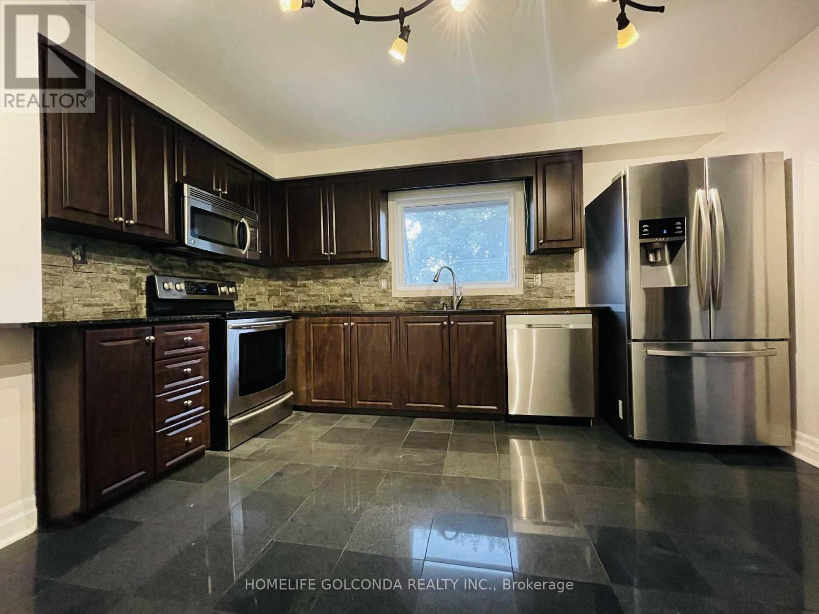 Upper Level - 909 Ferndale Crescent, Newmarket, Ontario  L3Y 6B6 - Photo 5 - N13677036