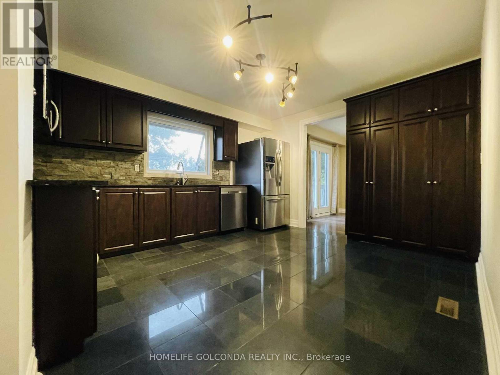 Upper Level - 909 Ferndale Crescent, Newmarket, Ontario  L3Y 6B6 - Photo 6 - N13677036
