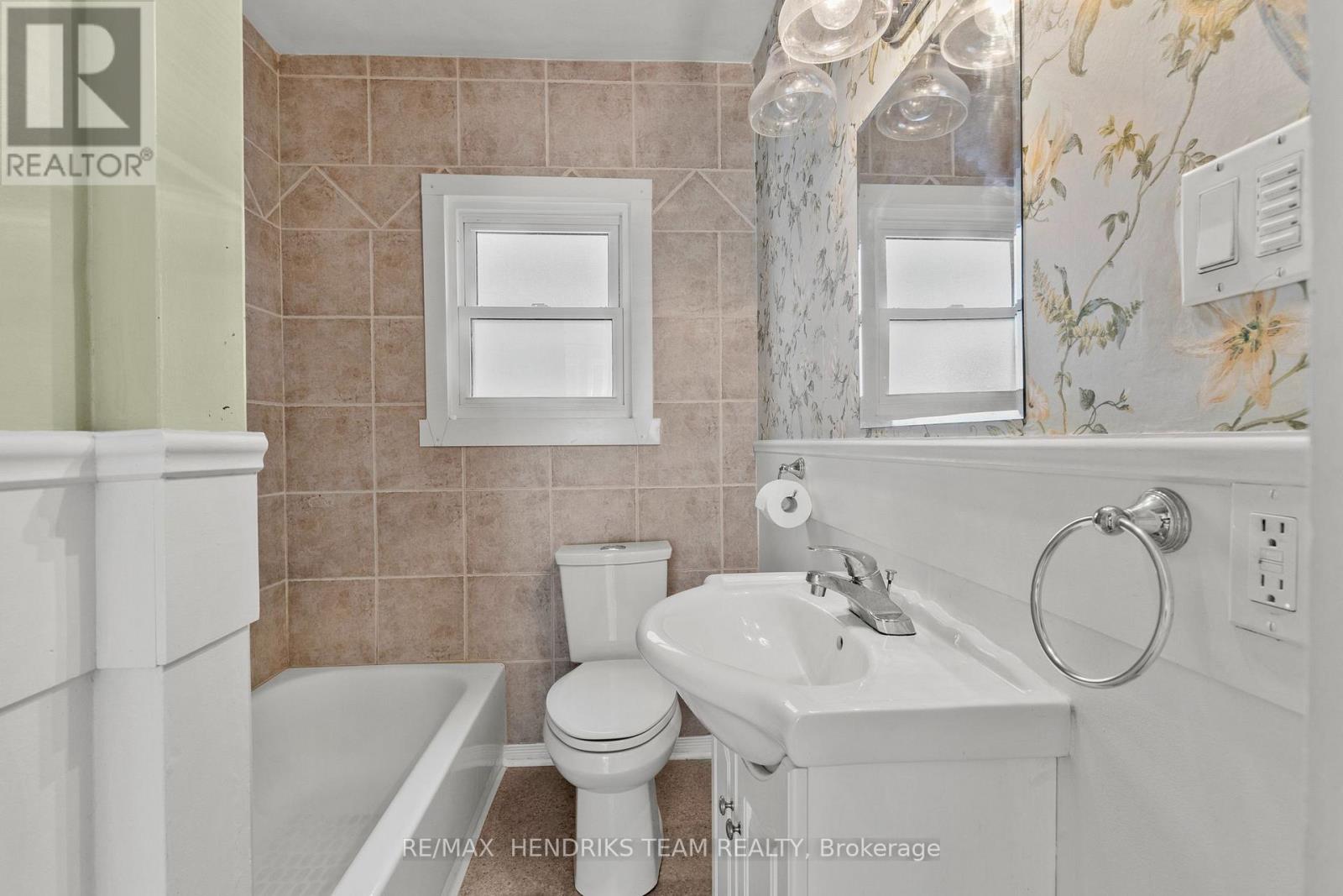 134 1/2 York Street, St. Catharines, Ontario  L2R 6E7 - Photo 18 - X13676896