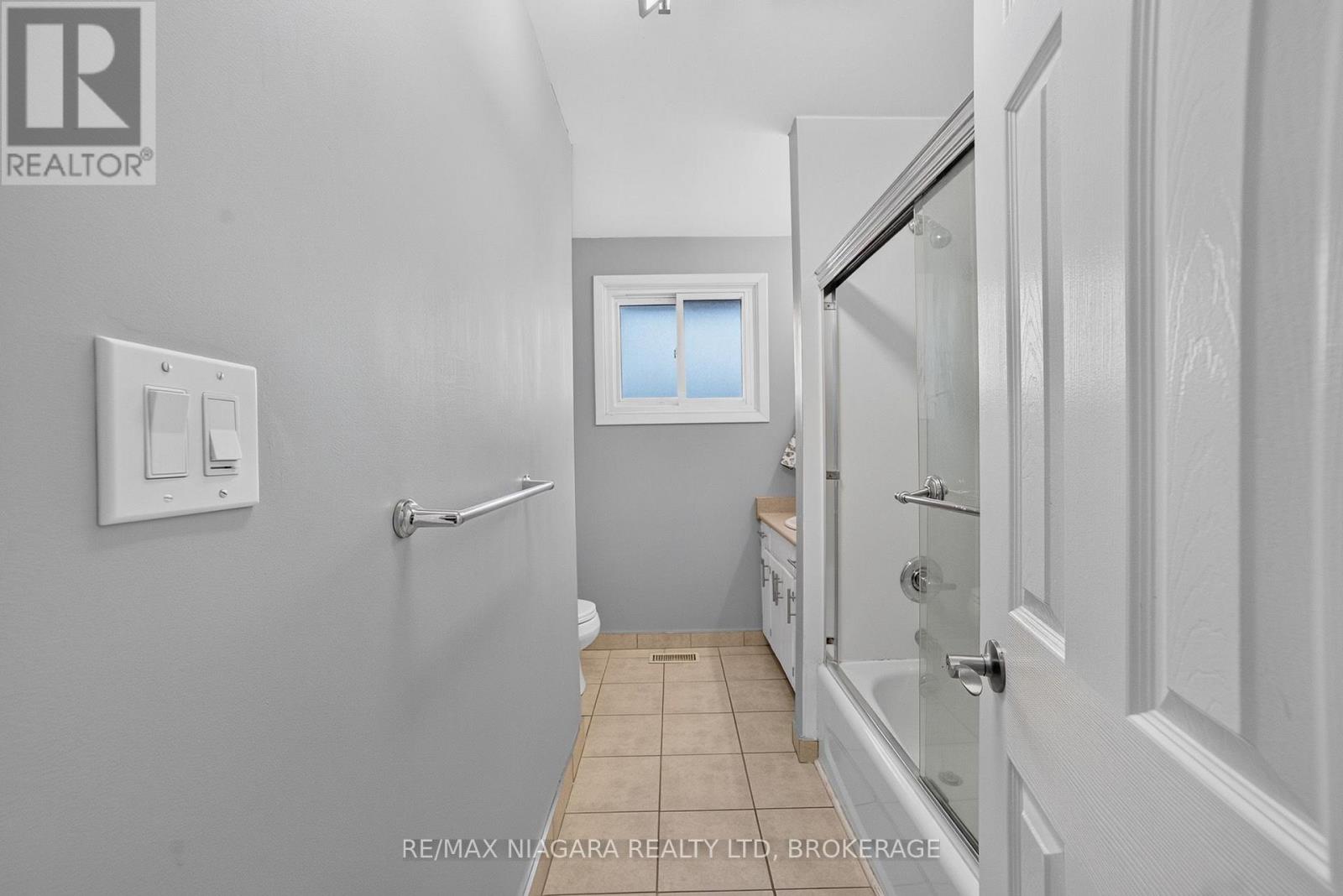 4240 Brookdale Drive, Niagara Falls, Ontario  L2H 2B5 - Photo 15 - X13677090