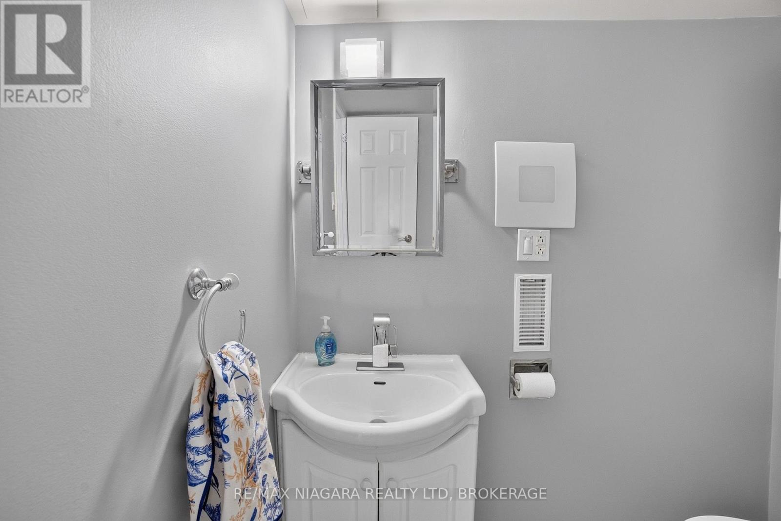 4240 Brookdale Drive, Niagara Falls, Ontario  L2H 2B5 - Photo 35 - X13677090