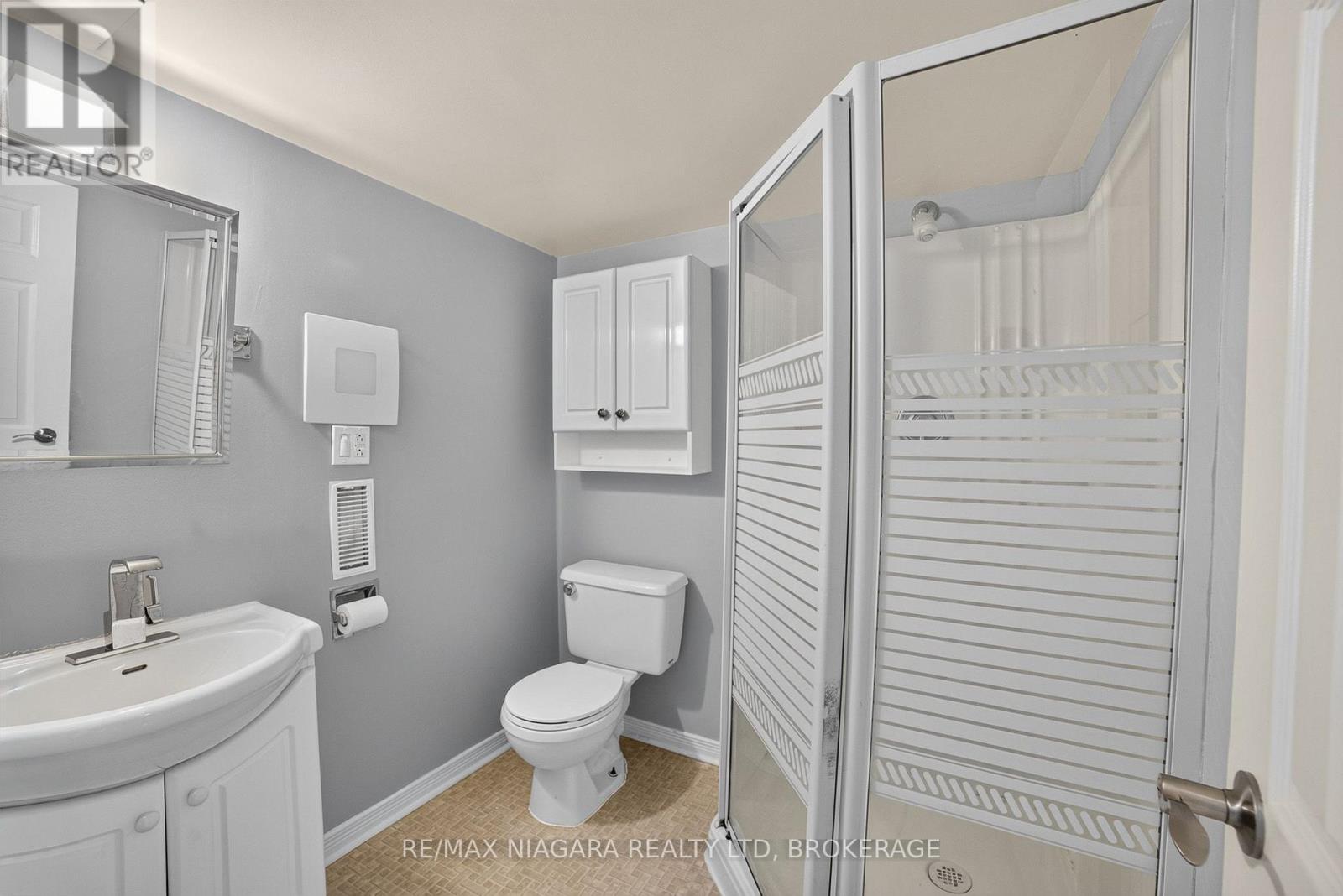 4240 Brookdale Drive, Niagara Falls, Ontario  L2H 2B5 - Photo 36 - X13677090