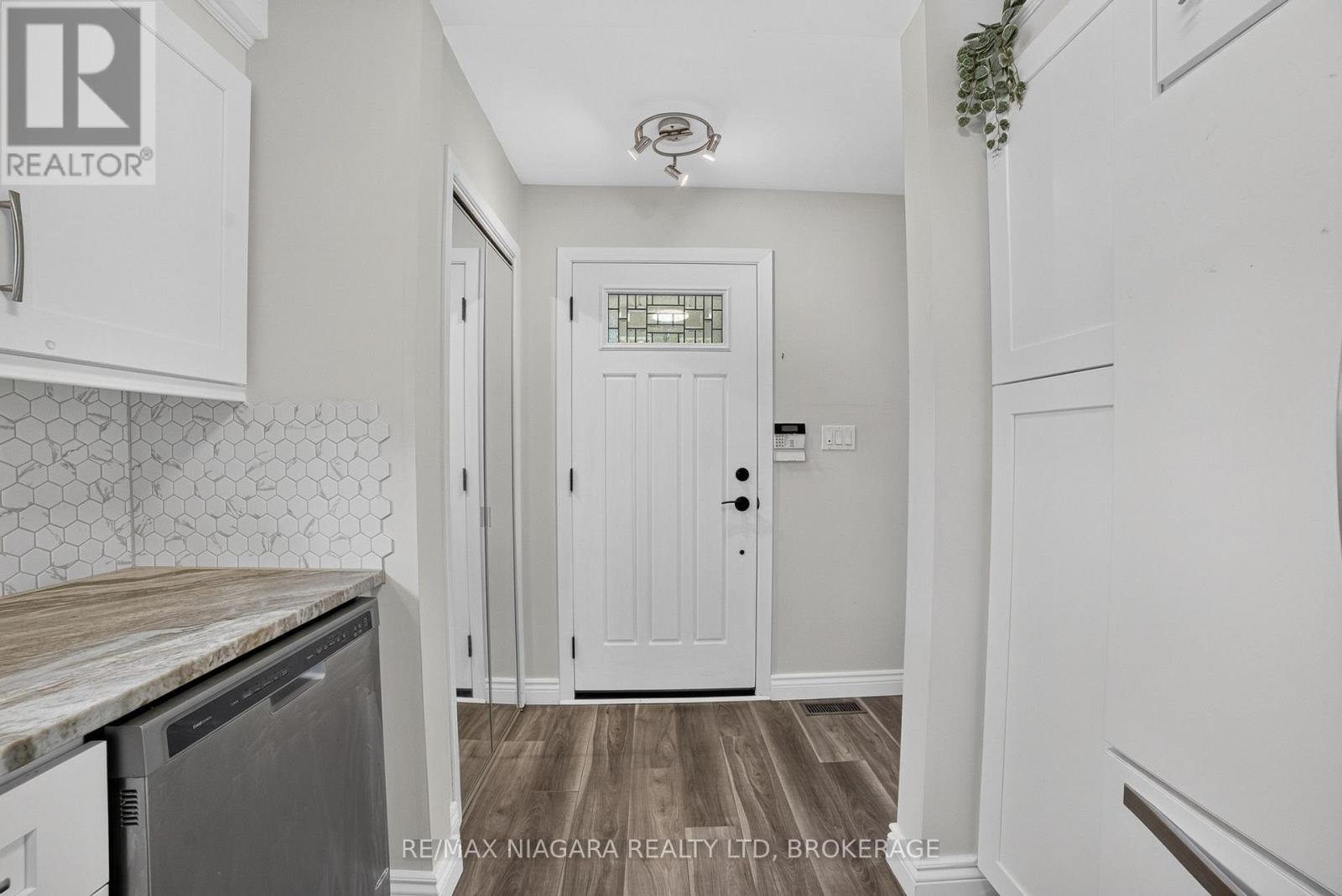 4240 Brookdale Drive, Niagara Falls, Ontario  L2H 2B5 - Photo 6 - X13677090