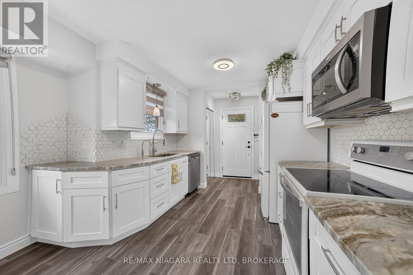 4240 Brookdale Drive, Niagara Falls, Ontario  L2H 2B5 - Photo 7 - X13677090