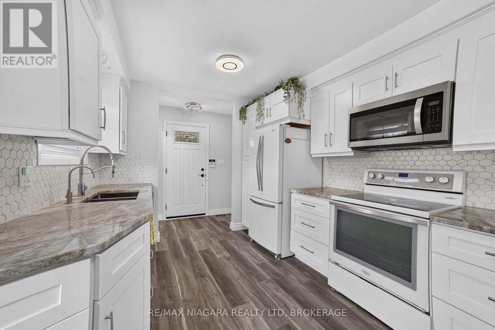 4240 Brookdale Drive, Niagara Falls, Ontario  L2H 2B5 - Photo 8 - X13677090