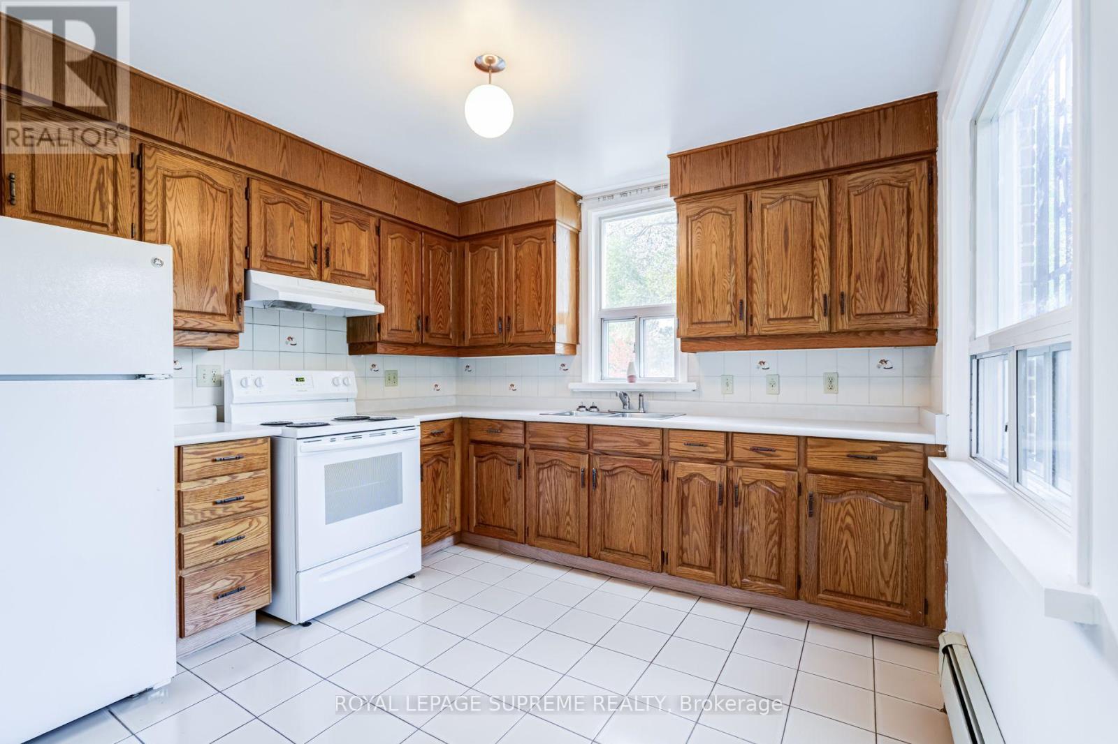 2 - 143 Connolly Street, Toronto, Ontario  M6N 1E8 - Photo 5 - W13676880