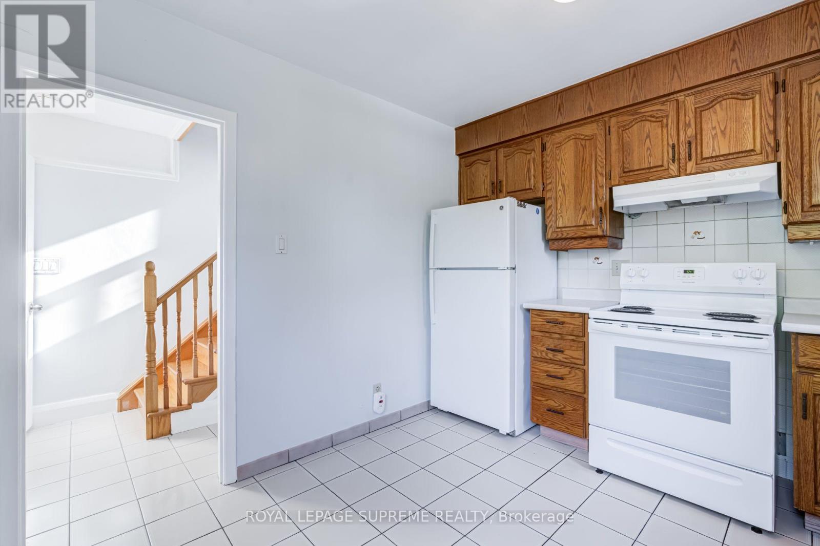 2 - 143 Connolly Street, Toronto, Ontario  M6N 1E8 - Photo 8 - W13676880