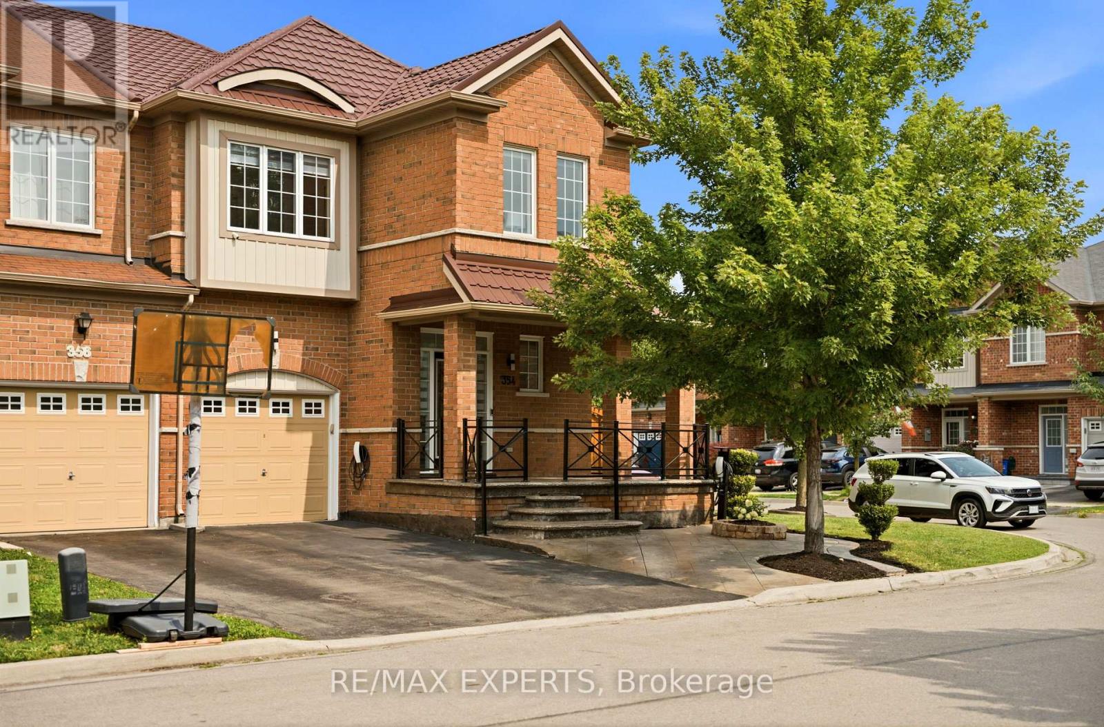 354 Hobbs Crescent, Milton, Ontario L9T 0J3 - Photo 2 - W13676948