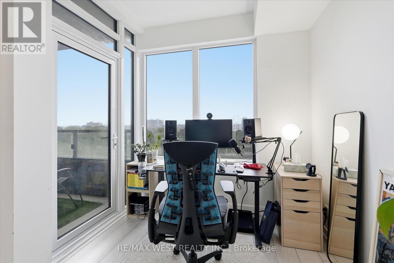 819 - 270 Dufferin Street, Toronto, Ontario M6K 0H8 - Photo 13 - W13677020