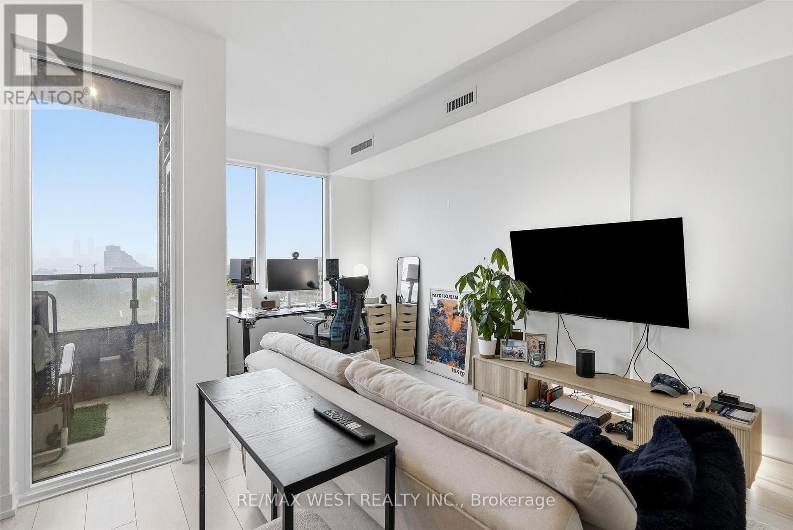 819 - 270 Dufferin Street, Toronto, Ontario M6K 0H8 - Photo 6 - W13677020