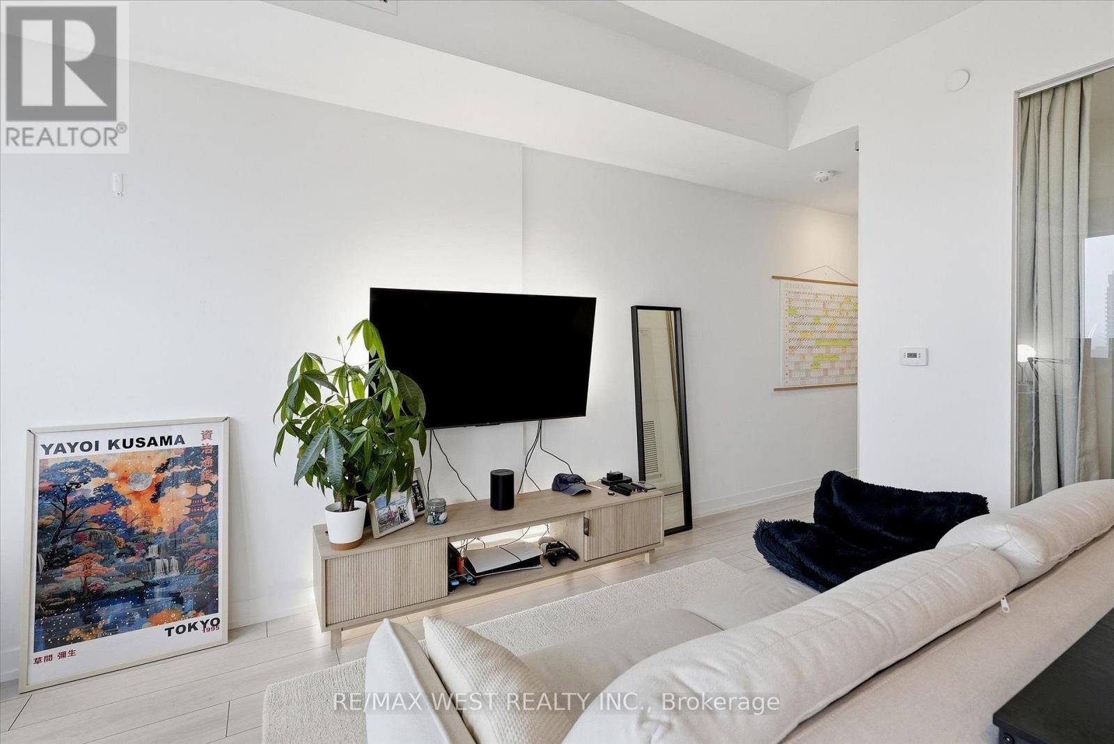 819 - 270 Dufferin Street, Toronto, Ontario M6K 0H8 - Photo 7 - W13677020