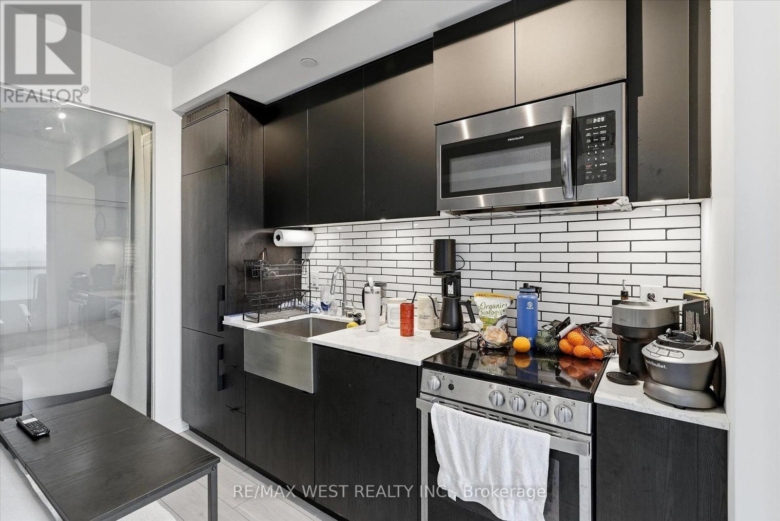 819 - 270 Dufferin Street, Toronto, Ontario M6K 0H8 - Photo 9 - W13677020