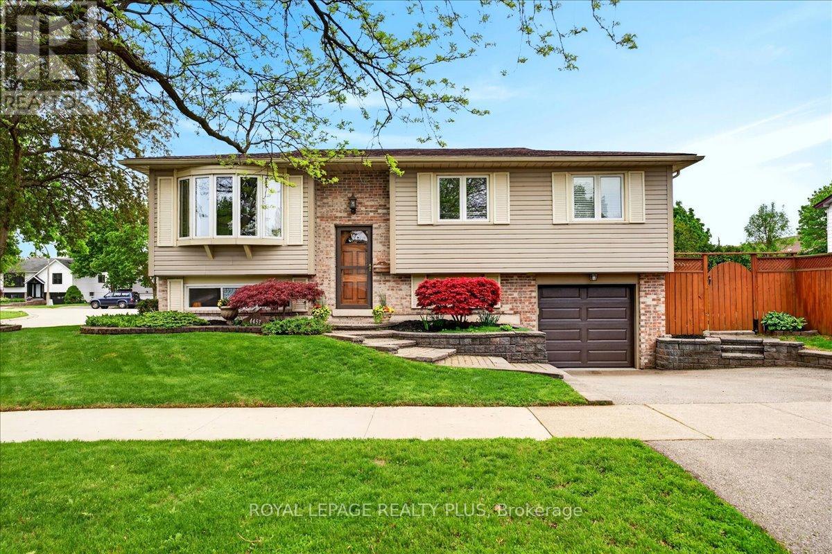 4452 Delaney Drive, Burlington, Ontario  L7L 5J2 - Photo 3 - W13677024