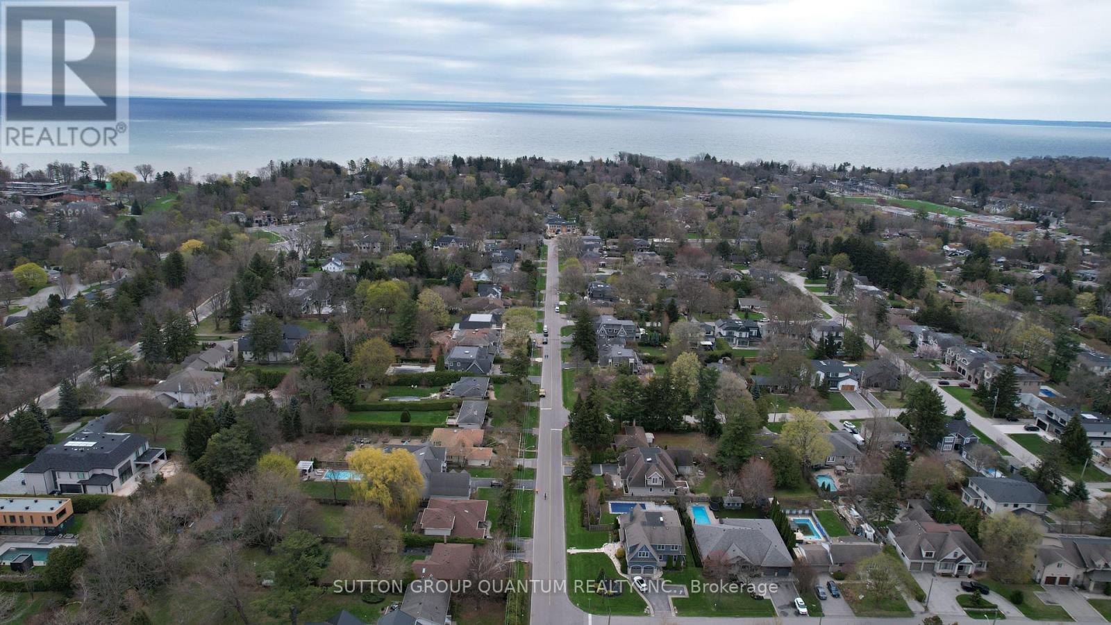 394 Maplehurst Avenue, Oakville, Ontario  L6L 4Y6 - Photo 5 - W13677028