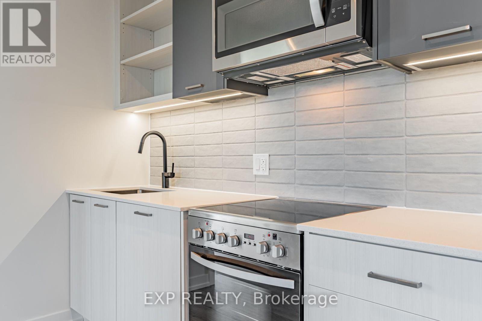 803 - 2300 St Clair Avenue W, Toronto, Ontario  M6N 1K8 - Photo 13 - W13677038