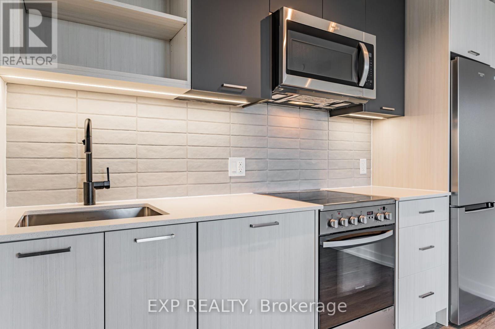 803 - 2300 St Clair Avenue W, Toronto, Ontario  M6N 1K8 - Photo 14 - W13677038