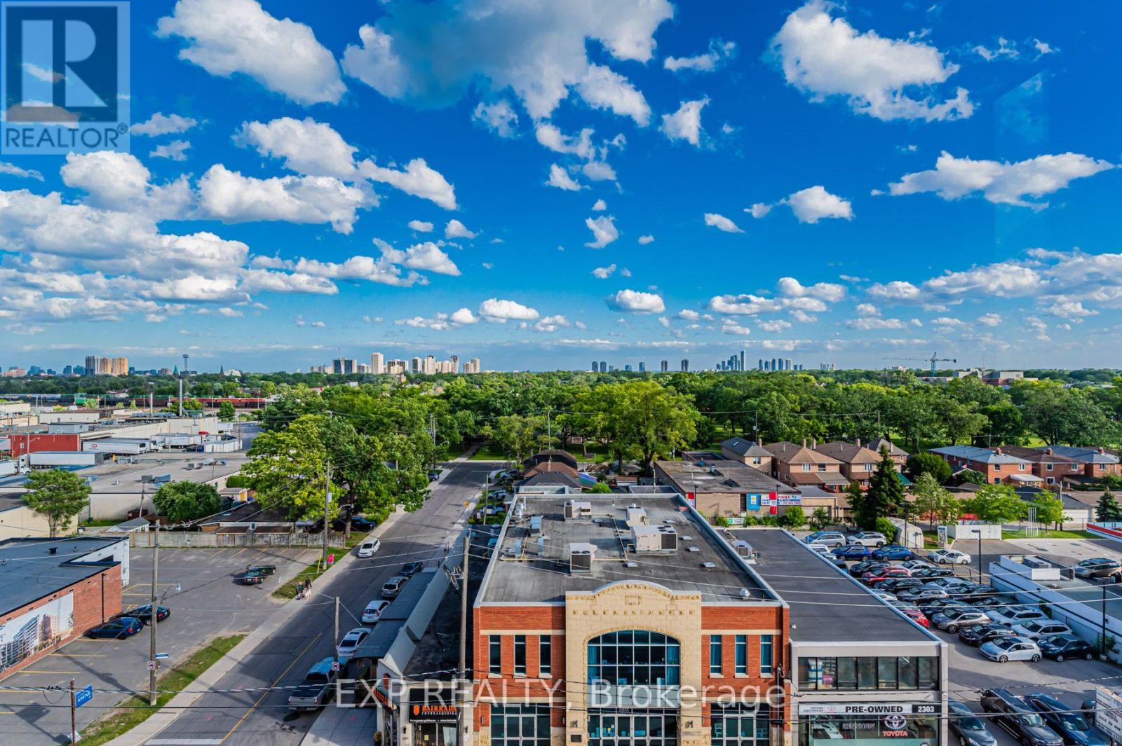 803 - 2300 St Clair Avenue W, Toronto, Ontario  M6N 1K8 - Photo 27 - W13677038