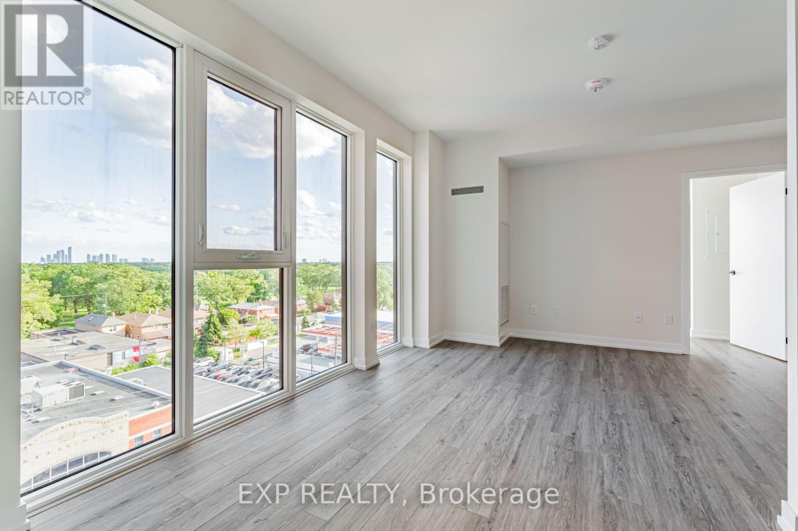 803 - 2300 St Clair Avenue W, Toronto, Ontario  M6N 1K8 - Photo 3 - W13677038
