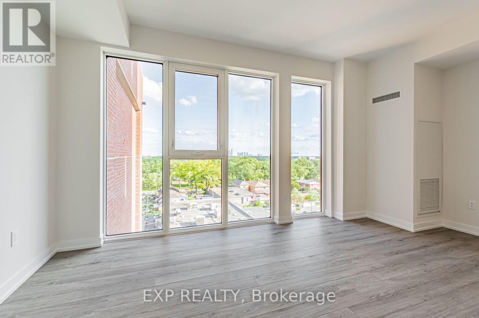 803 - 2300 St Clair Avenue W, Toronto, Ontario  M6N 1K8 - Photo 4 - W13677038