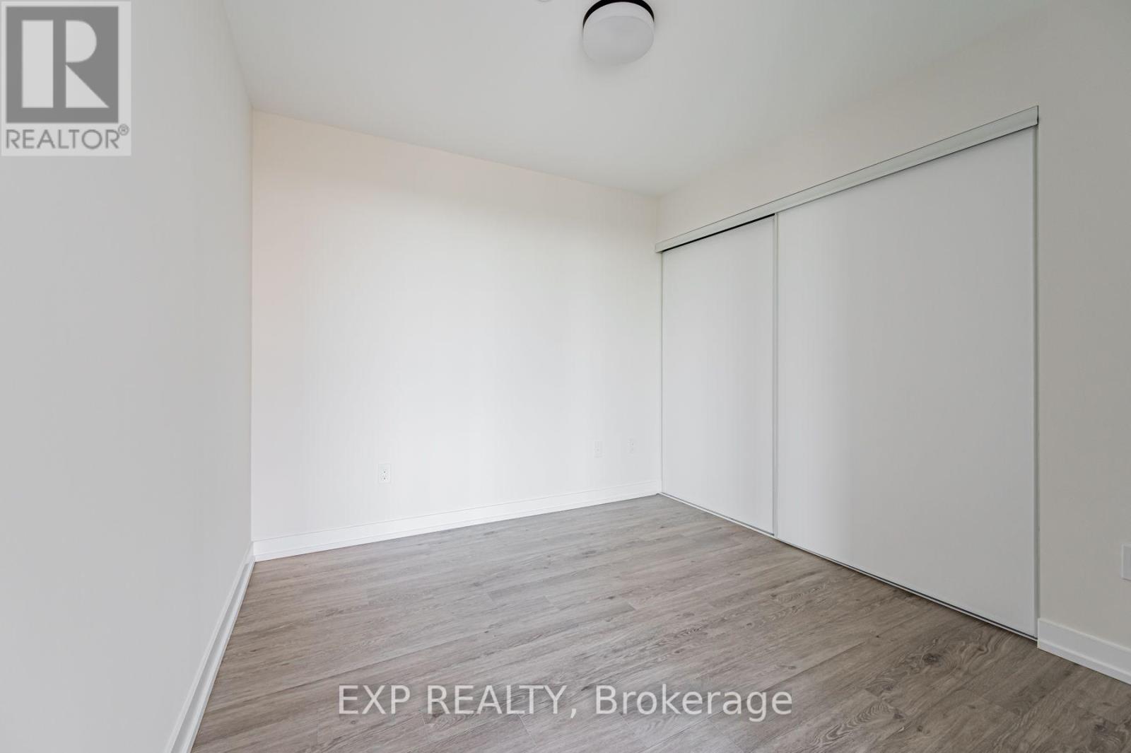 803 - 2300 St Clair Avenue W, Toronto, Ontario  M6N 1K8 - Photo 6 - W13677038