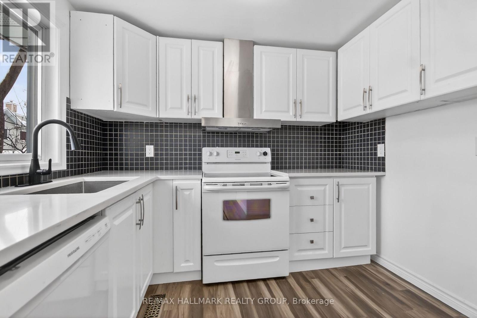 7 - 86 Esterlawn Private, Ottawa, Ontario K2A 4C1 - Photo 13 - X12732180