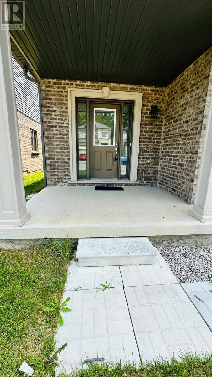 74 Macklin Street, Brantford, Ontario  N3V 0B7 - Photo 3 - X13676900