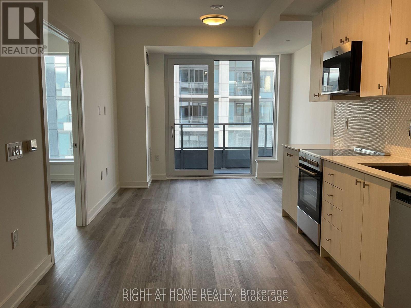 1814 - 15 Wellington Street, Kitchener, Ontario  N2G 0E3 - Photo 3 - X13676906