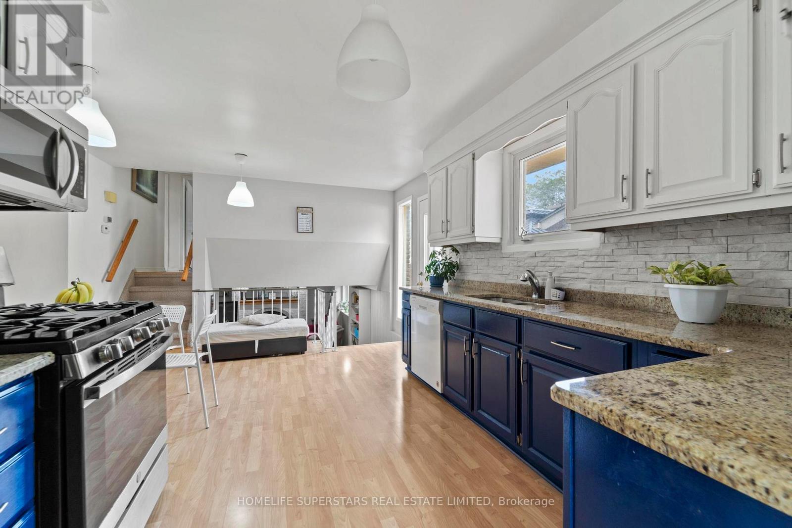 9925 Holly Crescent, Windsor, Ontario  N8R 1Y6 - Photo 17 - X13676972