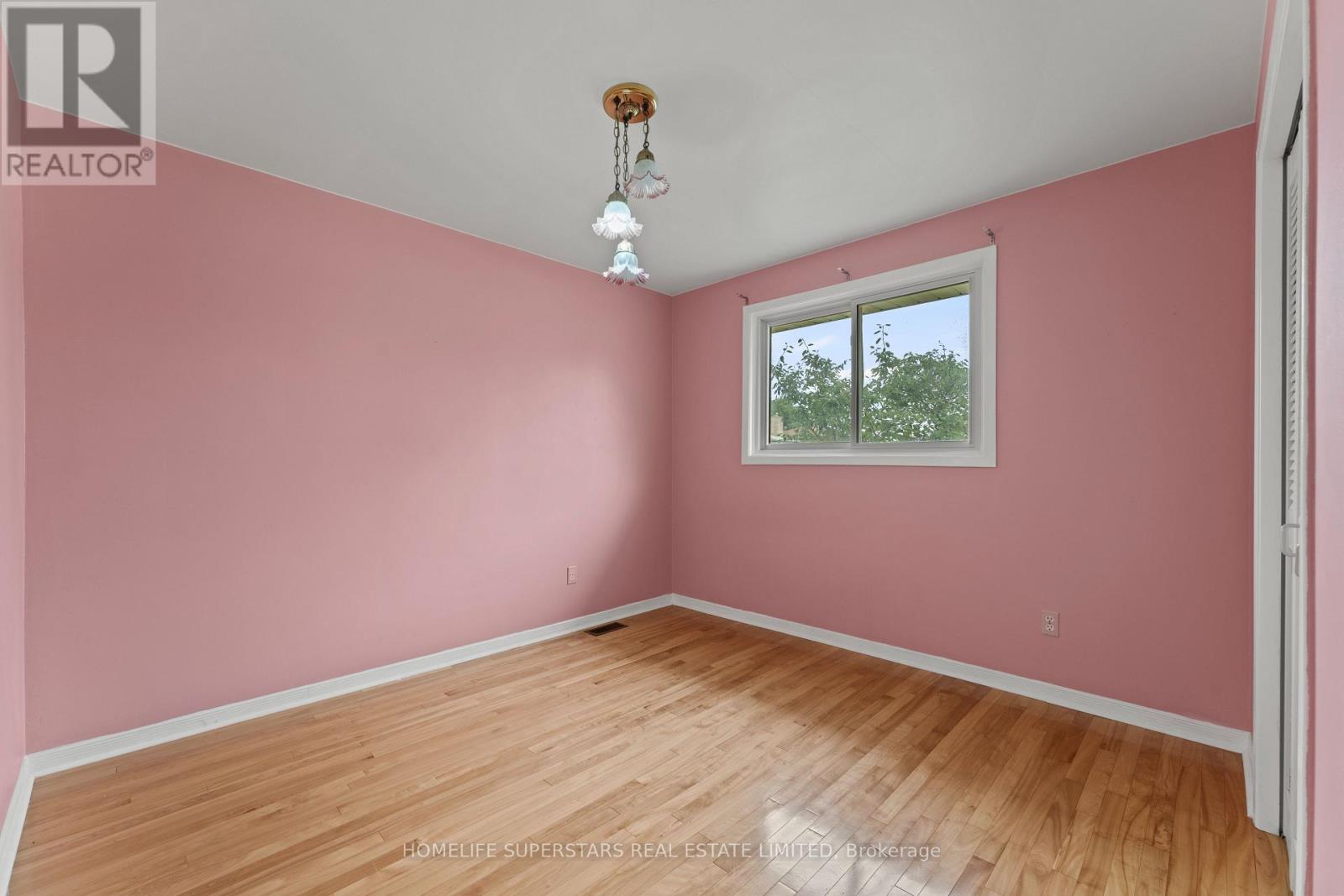9925 Holly Crescent, Windsor, Ontario  N8R 1Y6 - Photo 41 - X13676972
